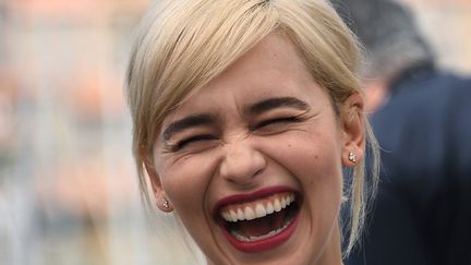 Mondialement connue pour son rôle de Daenerys Targaryen dans "Game of Thrones", l'actrice britannique Emilia Clarke était extatique lors de la séance photo de "Solo : A Star Wars Story" où elle joue Qi'Ra
 (Anne-Christine POUJOULAT / AFP)