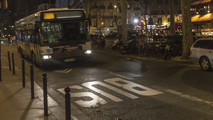 L'arrêt à la demande, en soirée, est testé sur quatre lignes de bus du réseau TRA en Seine-Saint-Denis (illustration).&nbsp; (LUCO PLESSE / GETTY IMAGES)