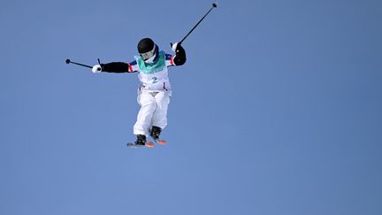 Tess Ledeux en qualifications du big air à Pékin durant les Jeux olympiques d'hiver, le 7 février 2022. (MILLEREAU PHILIPPE / KMSP)