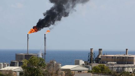Le pétrole est la principale ressource libyenne (MAHMUD TURKIA / AFP)