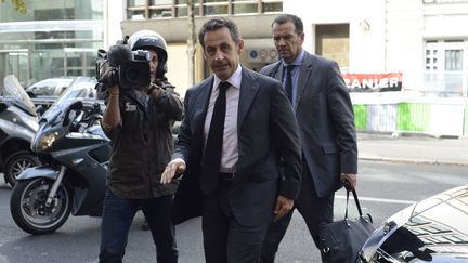 Nicolas Sarkozy arrive &agrave; l'h&ocirc;tel Royal Monceau, &agrave; Paris, le 19 septembre 2014. (JEROME MARS /JDD / SIPA)