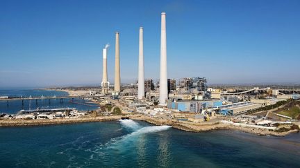 La centrale électrique de Hadera (Israël), le 9 février 2021. (JACK GUEZ / AFP)