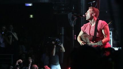 Chris Martin, de Coldplay, chante à La Cigale le 31 octobre 2011
 (AFP / Alexander Klein)