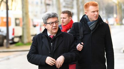 Jean-Luc Melenchon (au centre) et Adrien Quatennens (à droite) de La France insoumise, à Paris le 12 mars 2020. (CHRISTOPHE ARCHAMBAULT / AFP)