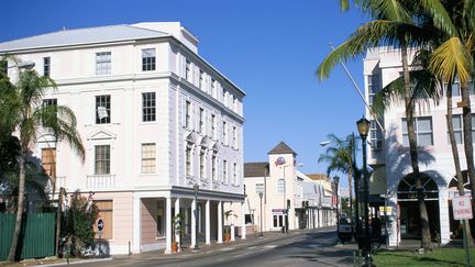 Une vue de Bay Street à Nassau, capitale des Bahamas, en septembre 2015. (JEREMY LIGHTFOOT / ROBERT HARDING HERITAGE / AFP)