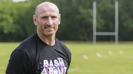 Gareth Thomas lors d'un entraînement de rugby avec l'équipe des "Berlin Bruisers", le 23 mai 2014, à Berlin en Allemagne. (CLEMENS BILAN / AFP)