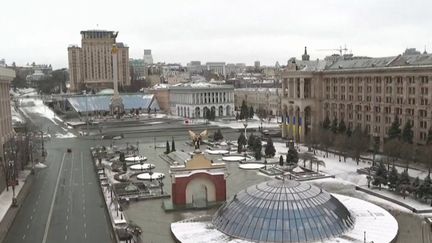 Depuis le début de l’invasion, prendre Kiev reste l’objectif principal des Russes. Dans la capitale les habitants résistent, mais jusqu’à quand&nbsp;? Beaucoup s’organisent pour tenir le plus longtemps possible. Scènes de la vie quotidienne, avec les équipes de France Télévisions présentes sur place.&nbsp; (FRANCE 3)