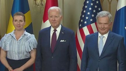 Eurozapping : Joe Biden en visite en Finlande