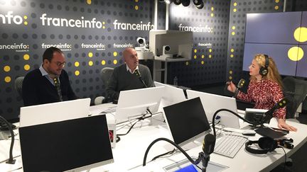 Lucas Menget, directeur adjoint de la rédaction de franceinfo, Eric Valmir, secrétaire général de l'information et Emmanuelle Daviet, médiatrice des antennes. (RADIO FRANCE)