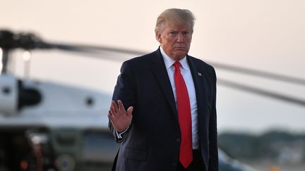 Le président américain Donald Trump&nbsp;à l'aéroport de&nbsp;Cleveland, le 12 juillet 2019. (MANDEL NGAN / AFP)