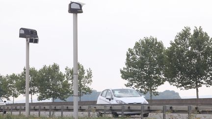 Un radar tronçon sur le RD 14 à Vigny (Val-d'Oise), le 23 août 2018.&nbsp; (MAXPPP)