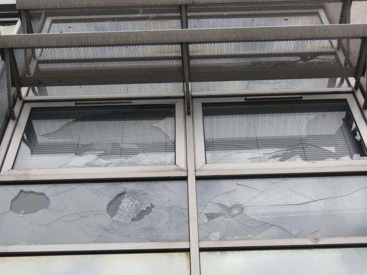 Le lycée Suger de Saint-Denis (Seine-Saint-Denis) a été évacué, mardi 7 mars, après une matinée de violences. (MAXPPP)