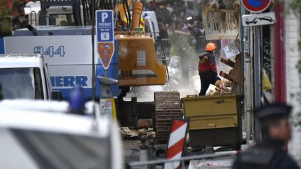 Les recherches le 6 novembre 2018 sur les lieux de trois bâtiments effondrés rue d'Aubagne à Marseille. (AFP)