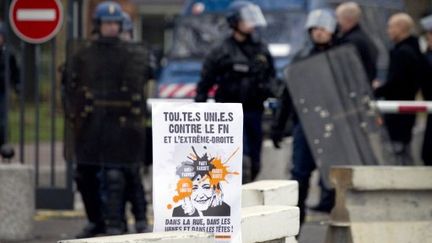Pancarte lors de la manifestation anti-FN du 8 janvier (Joël Saget)