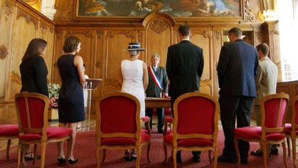 Un mariage à l'hôtel de ville de Caen (AFP - MYCHELE DANIAU)