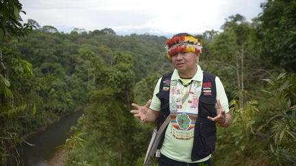 Gregorio Mirabal,&nbsp;chef de l'Organe de coordination des organisations autochtones du bassin de l'Amazone (Coica) et membre du peuple Wakuenai Kurripaco, à Union Base, dans la province de Pastaza, en Equateur, le 24 septembre 2021.&nbsp; (RODRIGO BUENDIA / AFP)