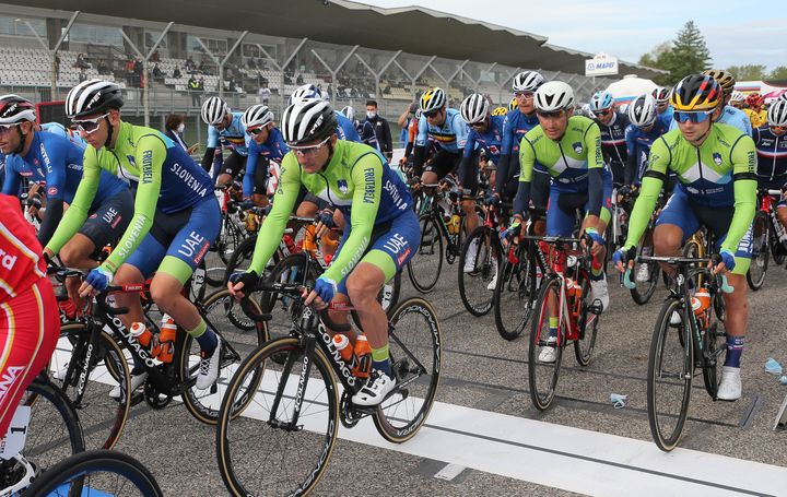 L'équipe de Slovénie sera articulée autour de Tadej Pogacar (tout à gauche) et Primoz Roglic (tout à droite). (LAURENT LAIRYS / LAURENT LAIRYS / AFP)