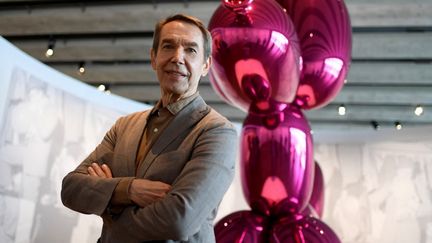 Jeff Koons, à Marseille, le 18 octobre 2021. (NICOLAS TUCAT / AFP)