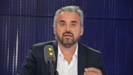 Le député LFI Alexis Corbière, invité de franceinfo en 2018. (JEAN-CHRISTOPHE BOURDILLAT / FRANCE-INFO)