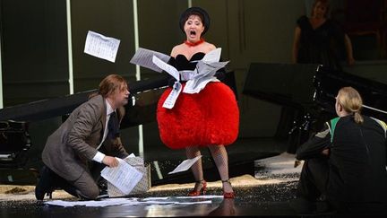 Elena Mosuc interprète Zerbinetta dans l&#039;opéra &quot;Ariane à Naxos&quot; au Festival de Salzbourg 2012
 (ERNST WUKITS / AFP)