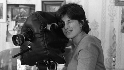 Chantal Akerman en 1980 lors du tournage du documentaire "Grands Mères" qu'elle réalise dans le cadre de l'émission télévisée "Dis moi".
 (Laszlo Ruszka / Ina)