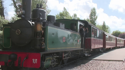 Somme : un groupe de passionnés fait revivre le train à vapeur (France 3)