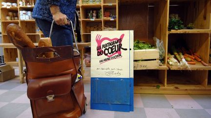 Un local des Restos du c&oelig;ur, le 3 d&eacute;cembre 2007 &agrave; Mondeville (Calvados).&nbsp; (MYCHELE DANIAU / AFP)