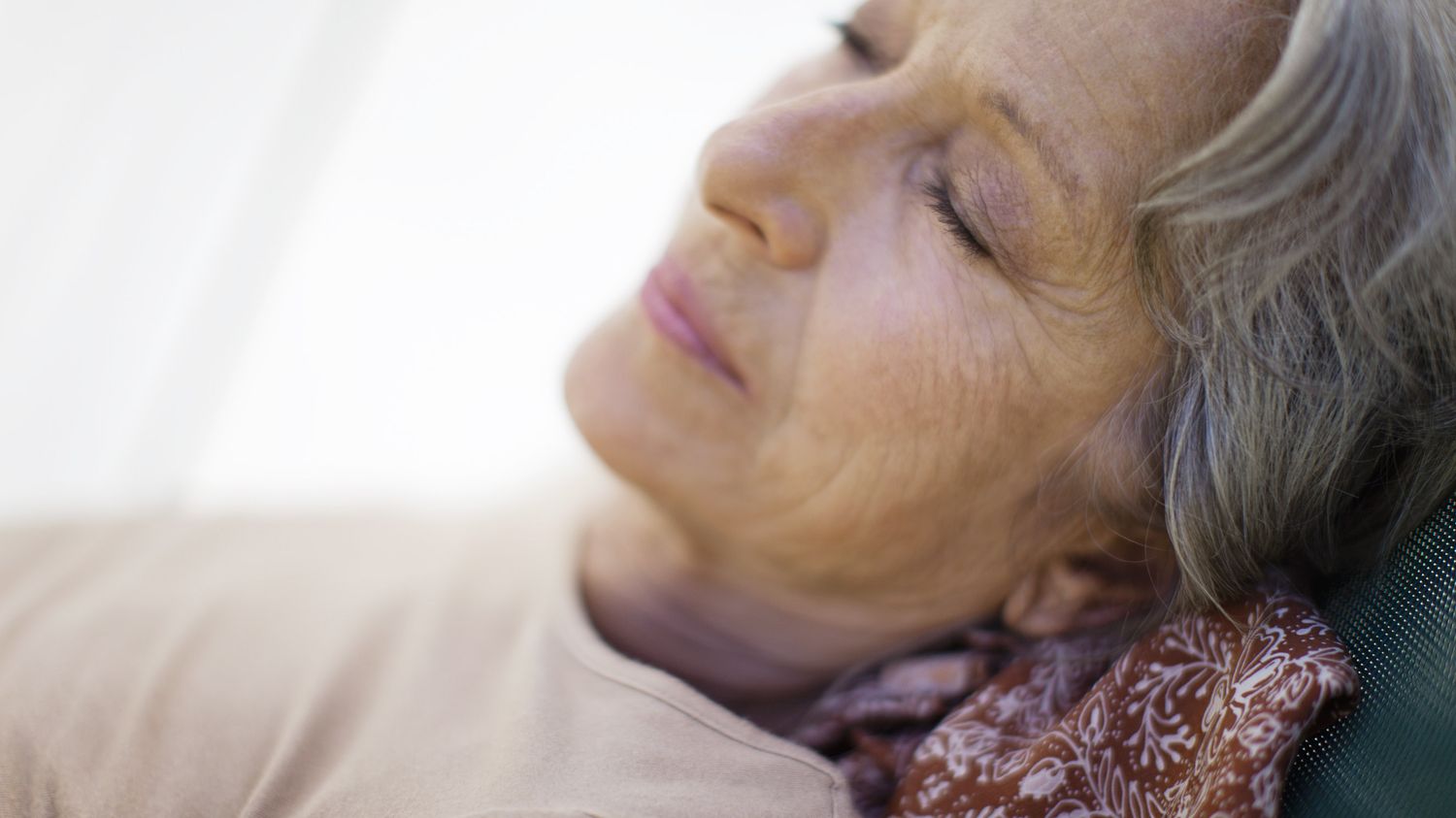 five hours of sleep or less from age 50 increases the risk of chronic disease