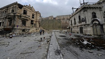 La ville d'Alep photographiée le 17 décembre 2016. (OMAR SANADIKI / REUTERS)