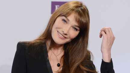 Carla Bruni-Sarkozy aux ECHO Music Awards (l'&eacute;quivalent des Victoires de la musique)&nbsp;&agrave; Berlin (Allemagne), le 21 mars 2013. (JENS KALAENE / DPA / AFP)