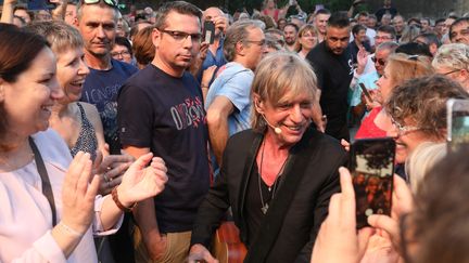 Jean-Louis Aubert en concert à Hauterives (Drôme), dans le "Palais idéal" du facteur Cheval, le 4 juillet 2019 (ST?PHANE MARC / MAXPPP)