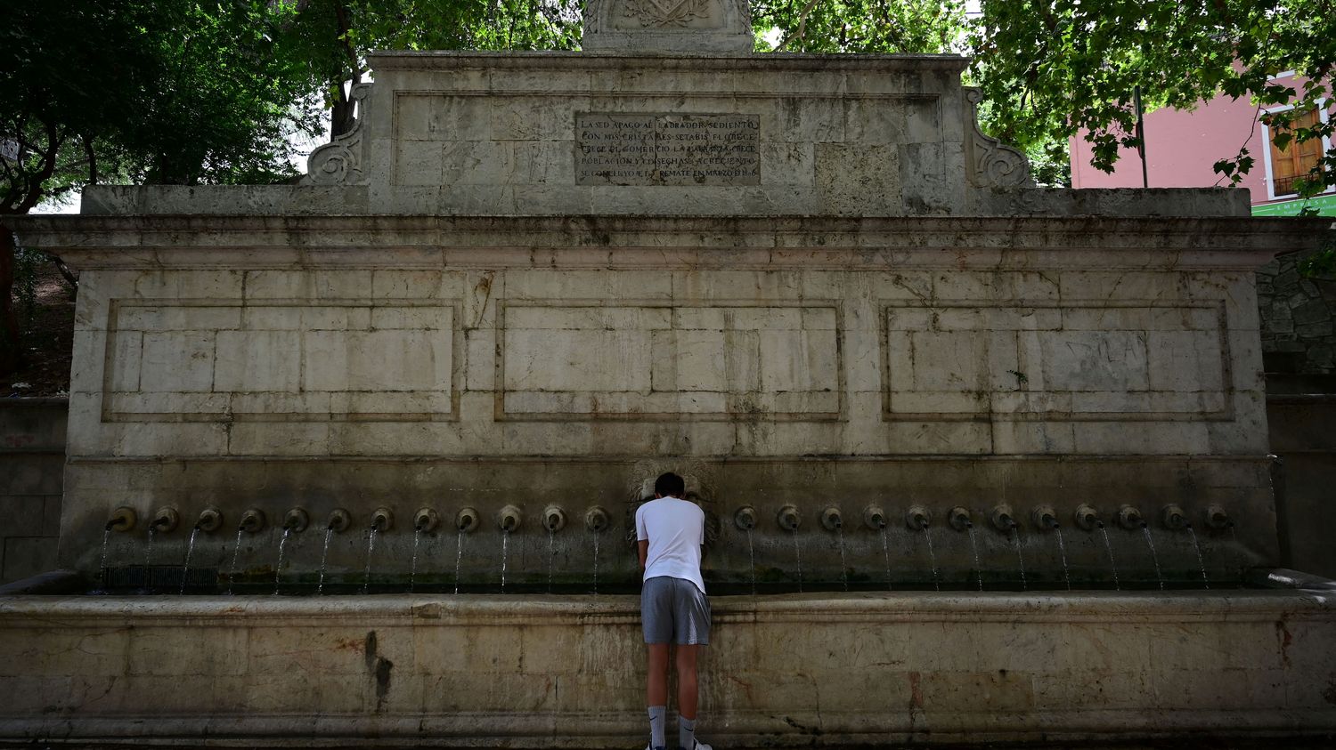 Il termometro è vicino a 47°C a Valencia, che è un record locale