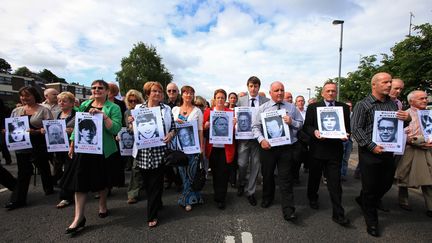 Manifestation des familles de victimes du "Bloody Sunday" &agrave;&nbsp;Londonderry (Irlande du Nord), 15 juin 2010. (PETER MUHLY / AFP)