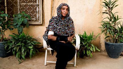 Mahi Aba-Yazid, 35 ans, au chômage. "J'avais déjà une balle dans le bras. Je saignais, pourtant ils ont continué à me battre." (UMIT BEKTAS / REUTERS)