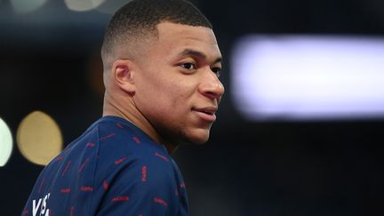 Kylian Mbappé lors d'un match de Ligue 1 contre le FC Lorient, au Parc des Princes, le 3 avril 2022. (FRANCK FIFE / AFP)