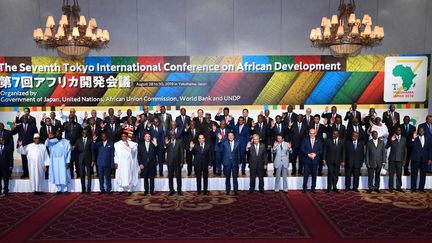 Photo de famille de la 7e&nbsp;Conférence internationale de Tokyo sur le développement de l'Afrique (Ticad) à Yokohama, au démarrage du sommet le 28 août 2019. (YOISHI HAYASHI / YOMIURI)