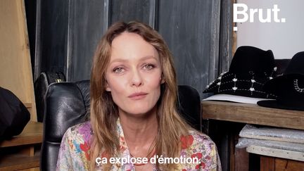 Sa rencontre avec Serge Gainsbourg, la sortie de "Joe le taxi, son duo avec Jeanne Moreau… Ces moments ont changé la vie de Vanessa Paradis. Elle raconte.