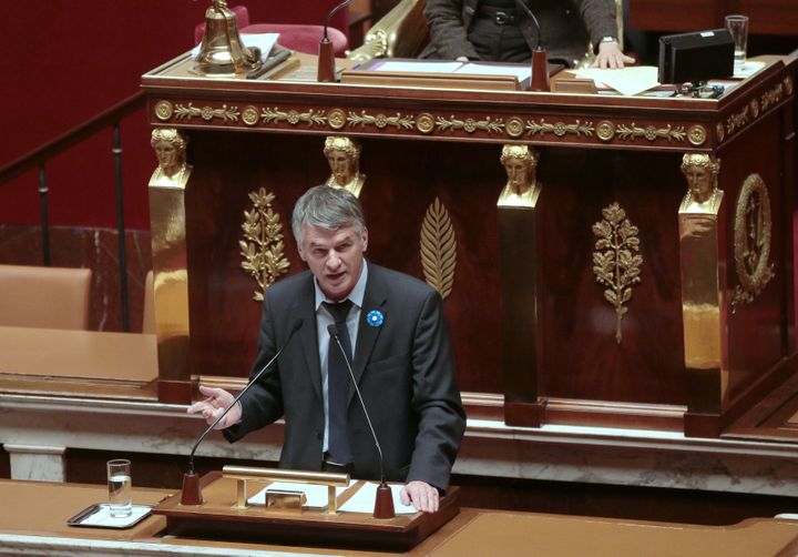 Philippe Folliot prend la parole à l'Assemblée nationale, le 25 novembre 2015. (JACQUES DEMARTHON / AFP)