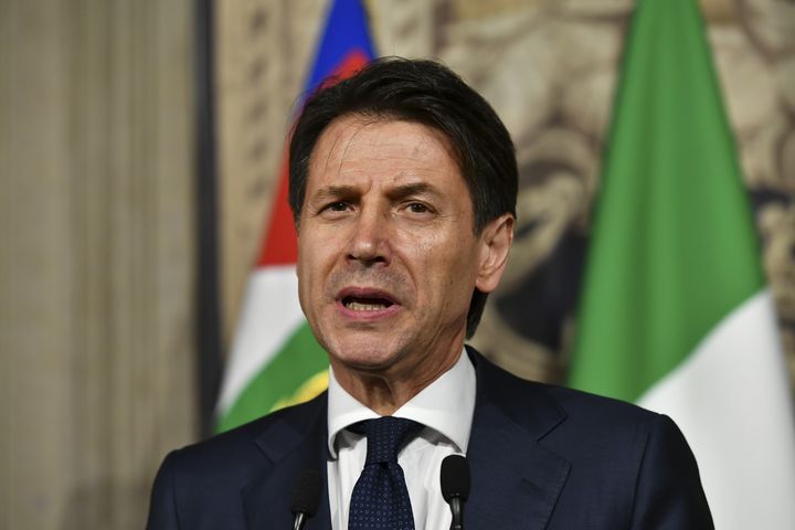 Giuseppe Conte lors d'une conférence de presse au palais présidentiel du Quirinal, à Rome (Italie), le 27 mai 2018. (VINCENZO PINTO / AFP)