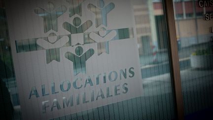 L'allocation de soutien familial concerne 800 000 familles monoparentales. Photo d'illustration (SIMON DAVAL / MAXPPP)