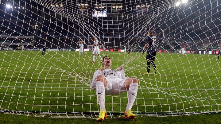 L'attaquant de Rennes Nelson Oliveira enrage apr&egrave;s avoir rat&eacute; l'occasion d'inscrire un but contre Bordeaux, samedi 23 novembre 2013 au stade de la route de Lorient. (DAMIEN MEYER / AFP)