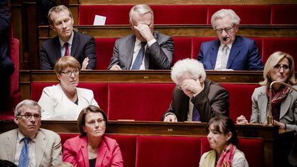 Des d&eacute;put&eacute;s PS &agrave; l'Assembl&eacute;e nationale lors d'une s&eacute;ance de questions au gouvernement, le 1er juillet 2014. (MAXPPP)