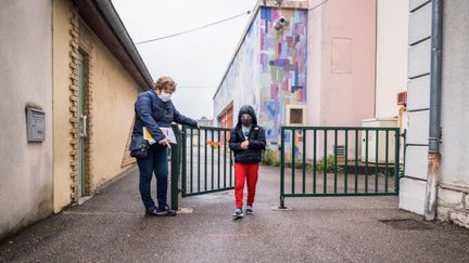 "C'est un grand mot de dire qu'ils sont dépressifs mais ils sont déprimés", confie Anne, dont les enfants ne vont à l'école que deux jours par semaine. (JEAN-FRANÇOIS FERNANDEZ / FRANCE-BLEU BESANÇON)