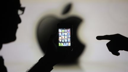 Apple pourrait organiser un &eacute;v&eacute;nement le 10 septembre 2013 pour le lancement de ses deux nouveaux mod&egrave;les d'iPhones, d'apr&egrave;s le "Wall Street Journal". (DADO RUVIC / REUTERS)