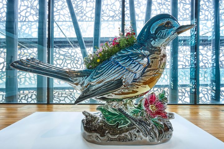 Jeff Koons. "Bluebird Planter", 2010-2016. Pinault Collection (© Jeff Koons, photo : Fredrick Nilsen / Courtoisie Gagosian)