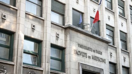 La faculté de médecine de l'Université Paris Descartes, dans le 6e arrondissement de la capitale. (Luc Nobout / IP3 PRESS/MAXPPP)