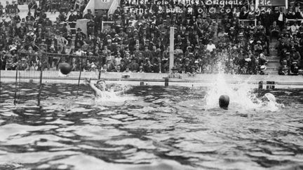 JO de Paris 2024 : pour l'équipe de France de water-polo, l'exploit de 1924 comme source d'inspiration ?