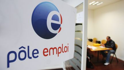 &nbsp; (En mai dernier, le nombre de demandeurs d'emplois a encore augmenté, pour dépasser les 3,5 millions de personne © MAXPPP)