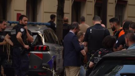 Paris : une voiture fonce sur une terrasse de café, un mort et plusieurs blessés graves