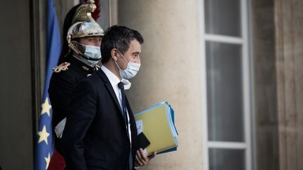 Le ministre de l'Intérieur, Gérald Darmanin, à la sortie du Conseil des ministres au palais de l'Elysée, à Paris, le 18 novembre 2020.&nbsp; (ARTHUR NICHOLAS ORCHARD / HANS LUCAS VIA FP)